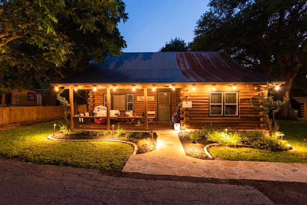 Cabins On The Square | 200 Wimberley Square, Wimberley, TX 78676, USA | Phone: (512) 537-4107