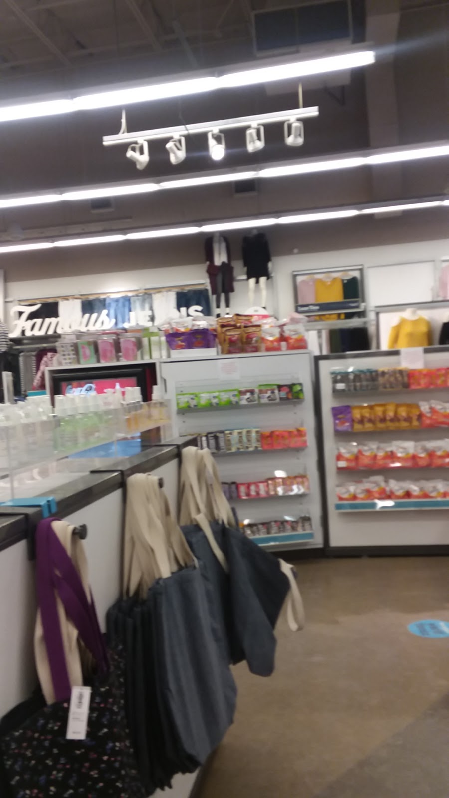 Old Navy | 2164 E 80th Ave, Merrillville, IN 46410, USA | Phone: (219) 472-4094