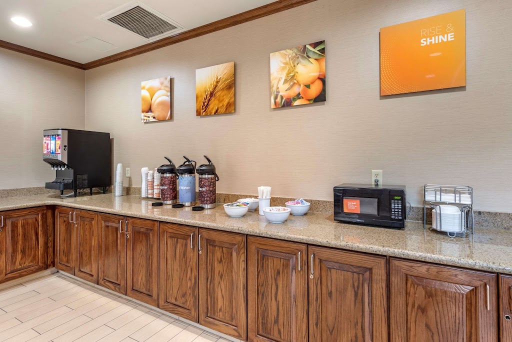 Comfort Inn & Suites Virginia Beach - Norfolk Airport | 5808 Burton Station Rd, Virginia Beach, VA 23455 | Phone: (757) 734-1303