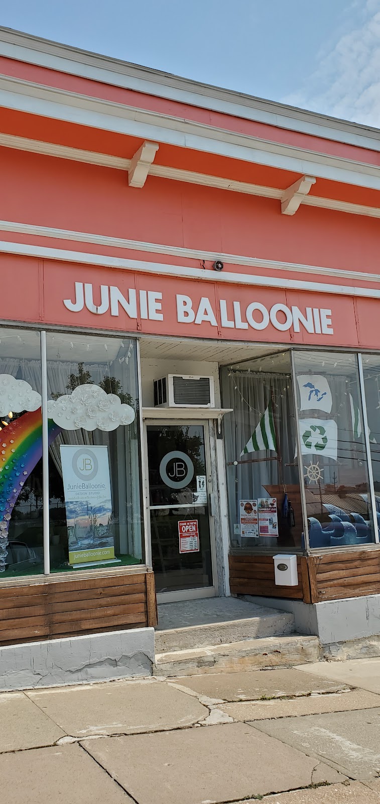 Junie Balloonie | 314 High St, Fairport Harbor, OH 44077, USA | Phone: (440) 744-5863