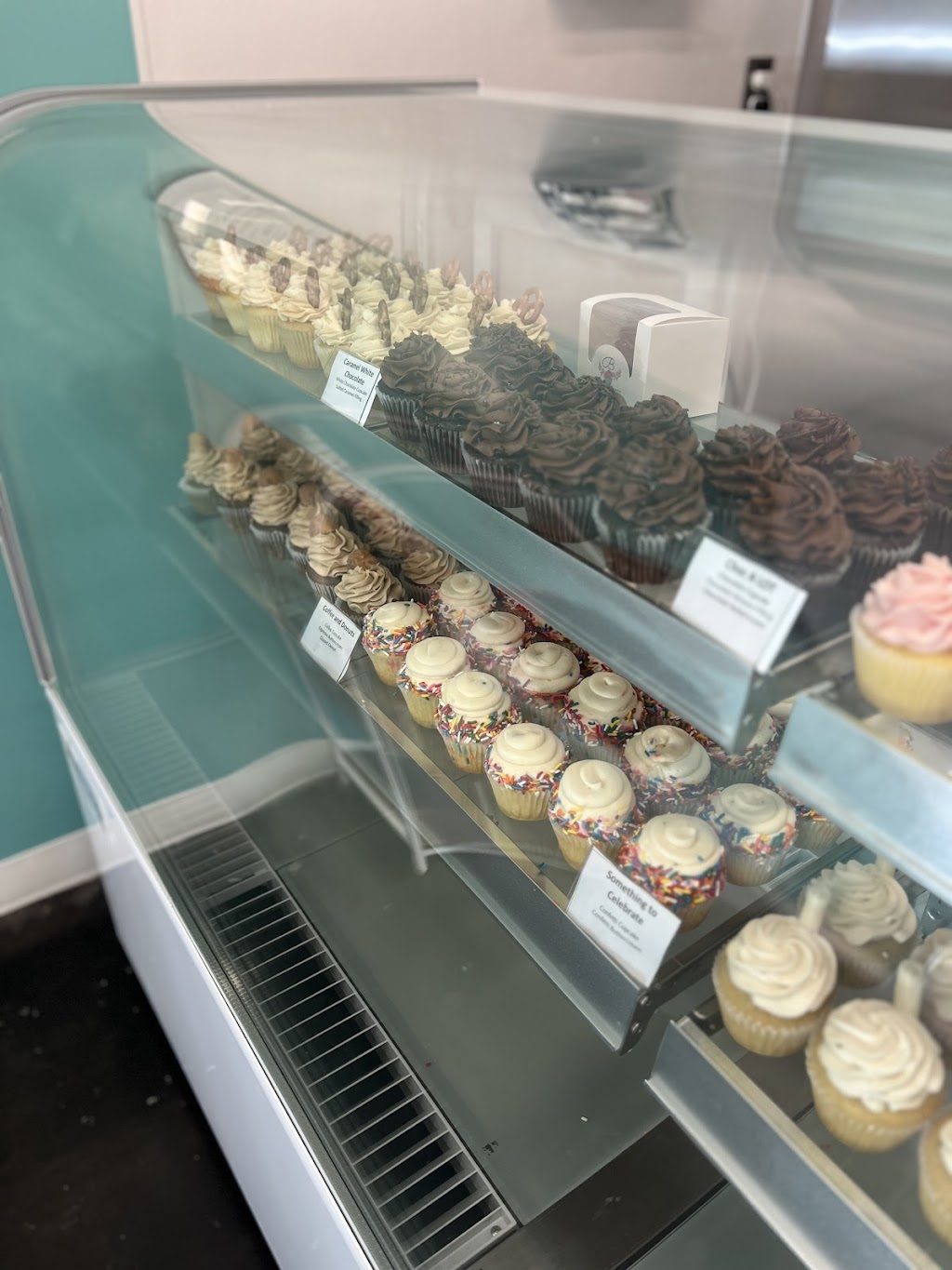 Bundle of Cupcakes | 6306 Garfield Ave #230, Sacramento, CA 95841, USA | Phone: (916) 243-0556
