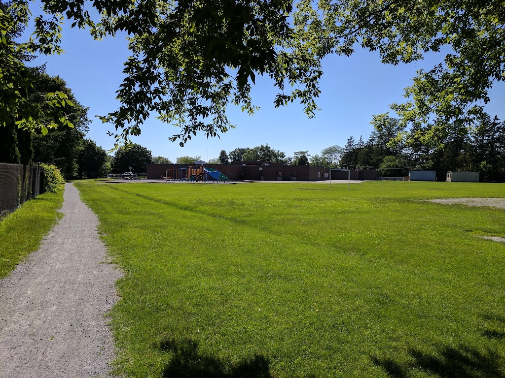 Pine Grove Public School | 690 Lake St, St. Catharines, ON L2N 4J5, Canada | Phone: (905) 935-1901