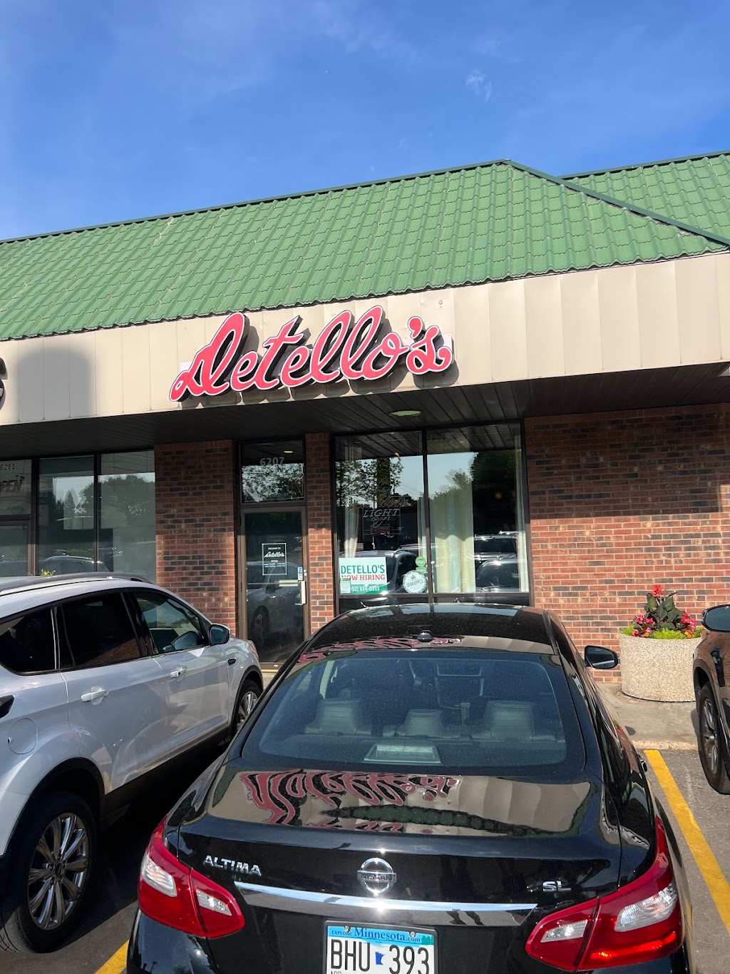 Detellos Pizza & Pasta | 6207 Dell Rd, Eden Prairie, MN 55346, USA | Phone: (952) 934-0333