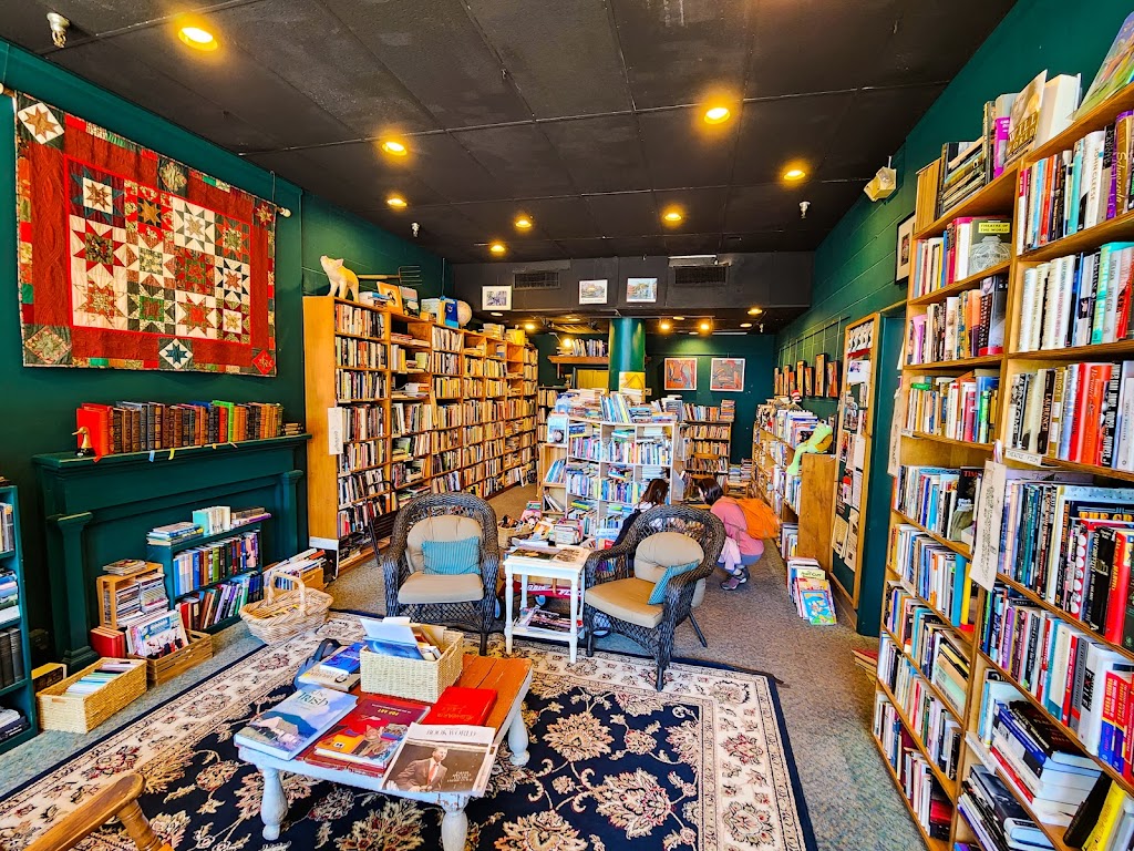 Restons Used Book Shop | 1623 Washington Plaza North Lake Anne, Village Center, Reston, VA 20190, USA | Phone: (703) 435-9772