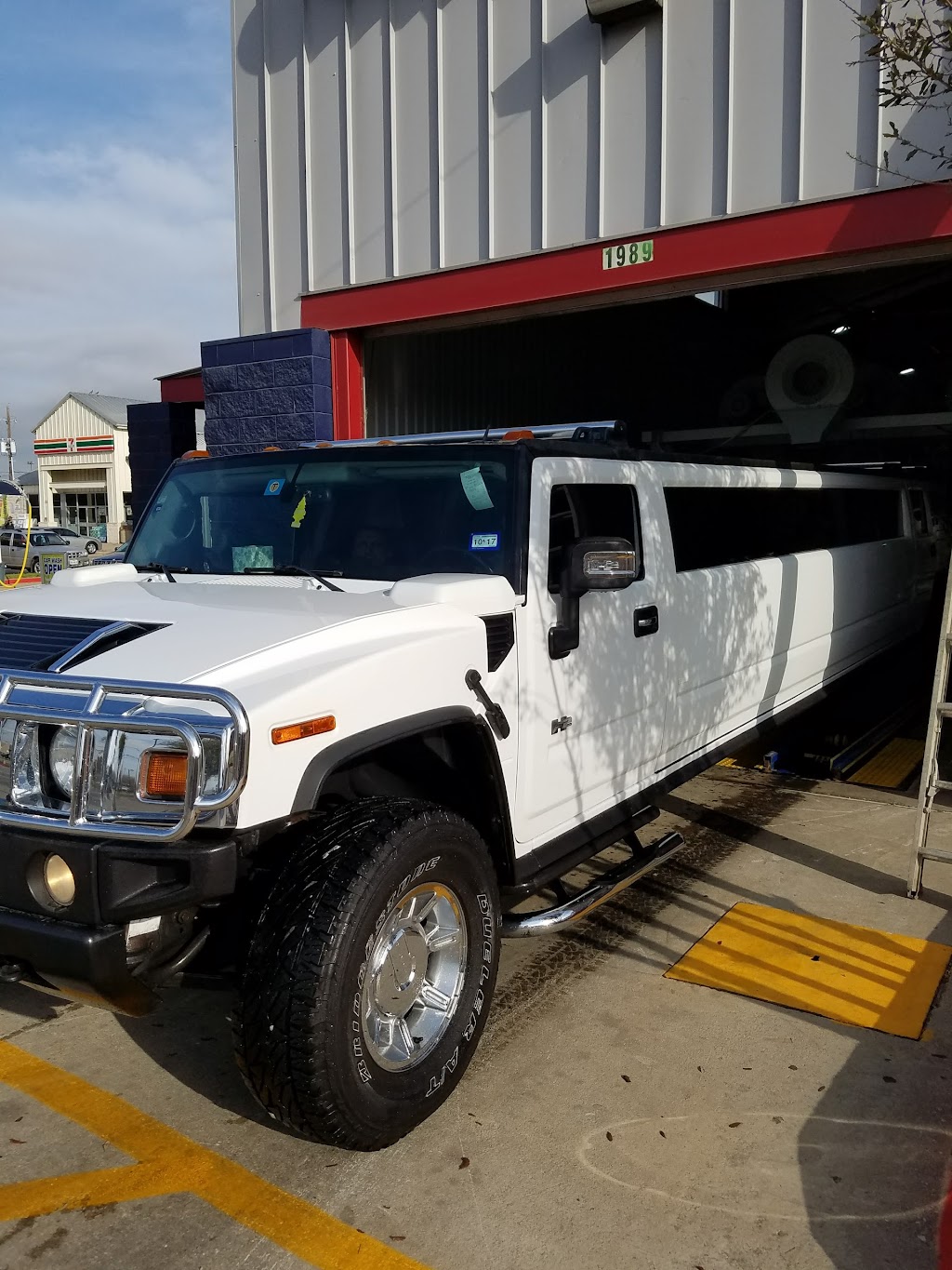 Quickway Car Wash lube & Detail | 1989 W Northwest Hwy, Dallas, TX 75220 | Phone: (469) 900-9466