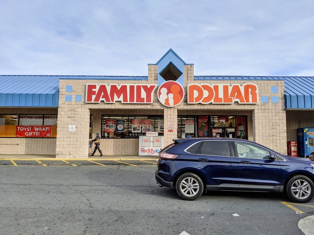 Family Dollar | 3195 Peters Creek Pkwy, Winston-Salem, NC 27127, USA | Phone: (336) 955-8689