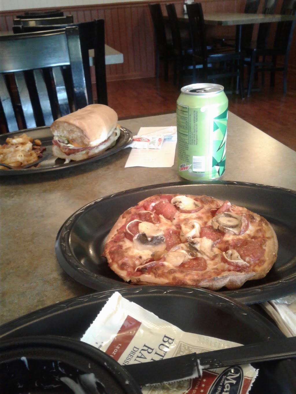 Jan & Tonys Pizza | 900 Village Blvd, Plain City, OH 43064, United States | Phone: (614) 873-4198