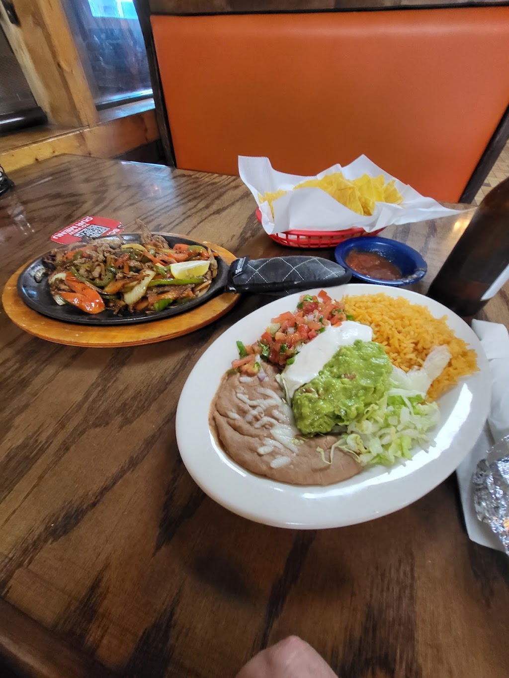 El Jarocho | 1222 W Gentry Ave, Checotah, OK 74426, USA | Phone: (918) 473-0301