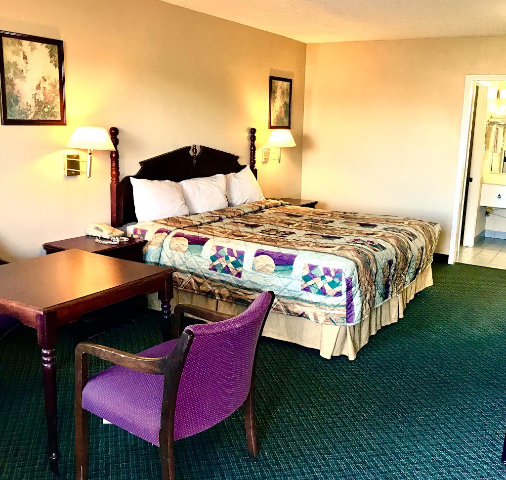 Executive Inn | 7412 Bryant Ave, Oklahoma City, OK 73121 | Phone: (405) 478-0205