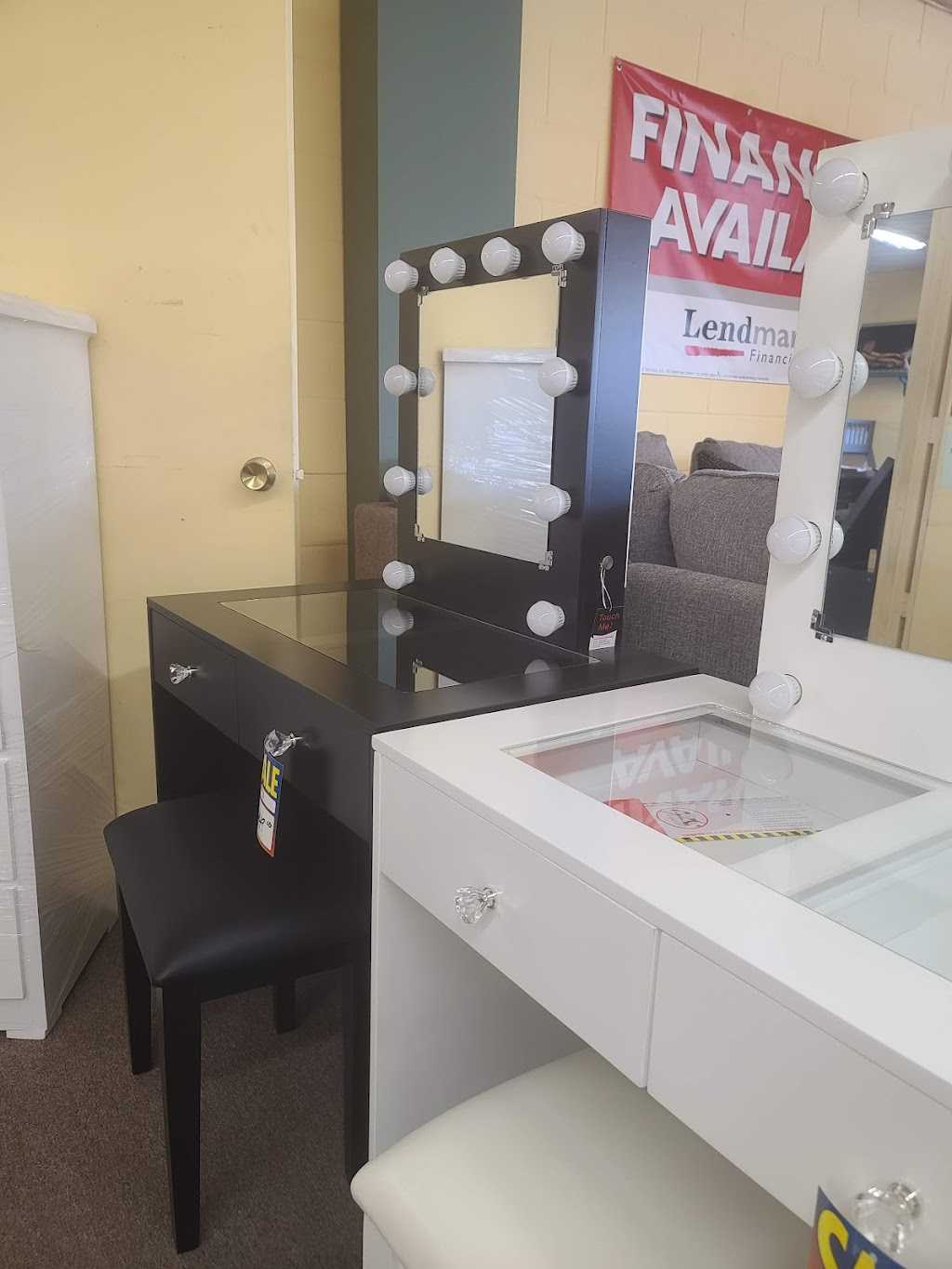 furniture plus | 277 E Palmdale Blvd, Palmdale, CA 93550, USA | Phone: (661) 947-0102