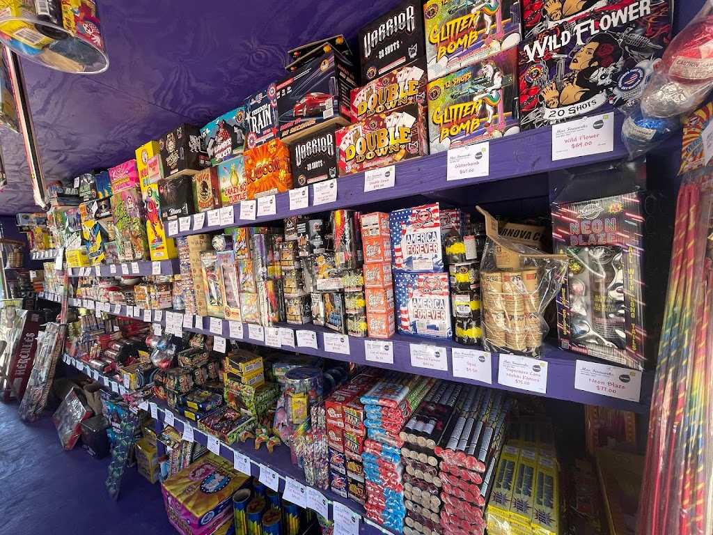 Mas Fireworks | 8950 FM725, McQueeney, TX 78123, USA | Phone: (210) 835-7317 Mas Fireworks | 8950 FM725, McQueeney, TX 78123, USA | Phone: (210) 835-7317