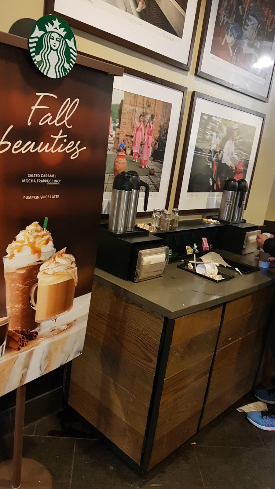 Starbucks | 16000 Theme Park Way, Doswell, VA 23047 | Phone: (804) 876-5285