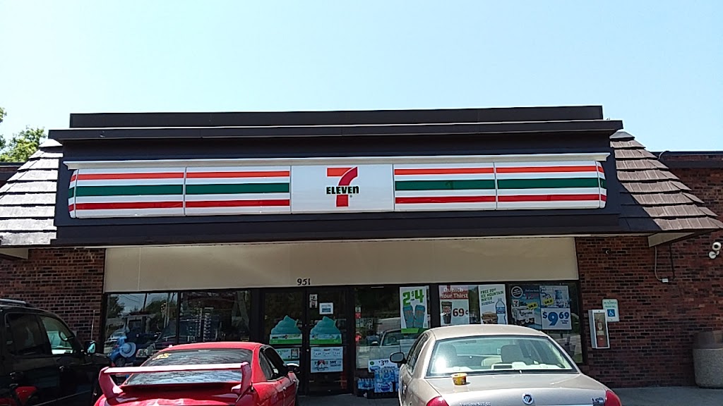 7-Eleven | 951 S Parker St, Olathe, KS 66061, USA | Phone: (913) 764-1183