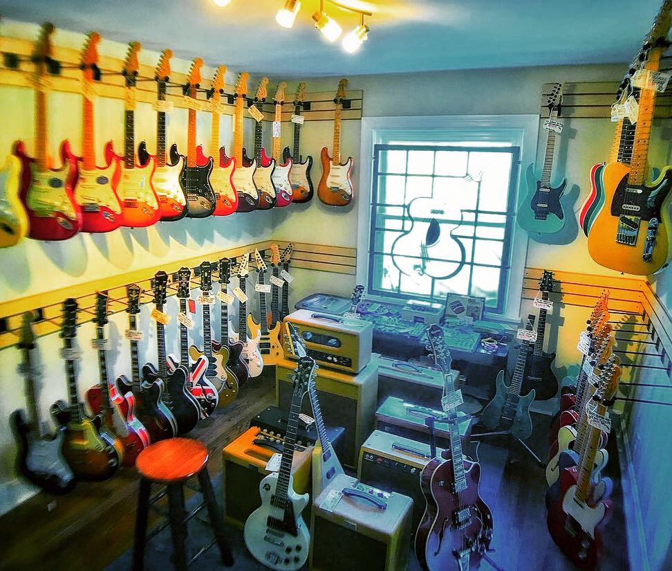 Blues Vintage Guitars, Inc. | 212 McGavock Pk, Nashville, TN 37214, USA | Phone: (615) 613-1389