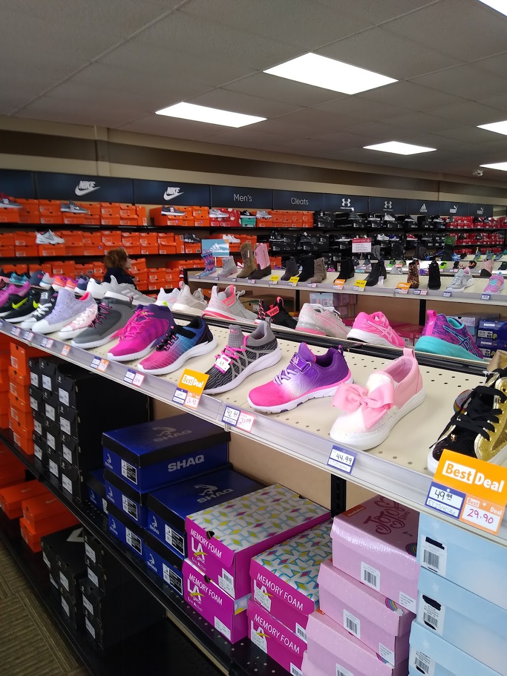 Shoe Sensation | 727 S. Centerville Rd, Plaza, Sturgis, MI 49091, USA | Phone: (785) 289-4494