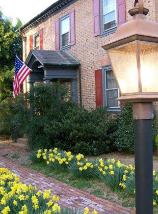 Governors Trace Bed & Breakfast | 303 Capitol Landing Rd, Williamsburg, VA 23185, USA | Phone: (757) 229-7552