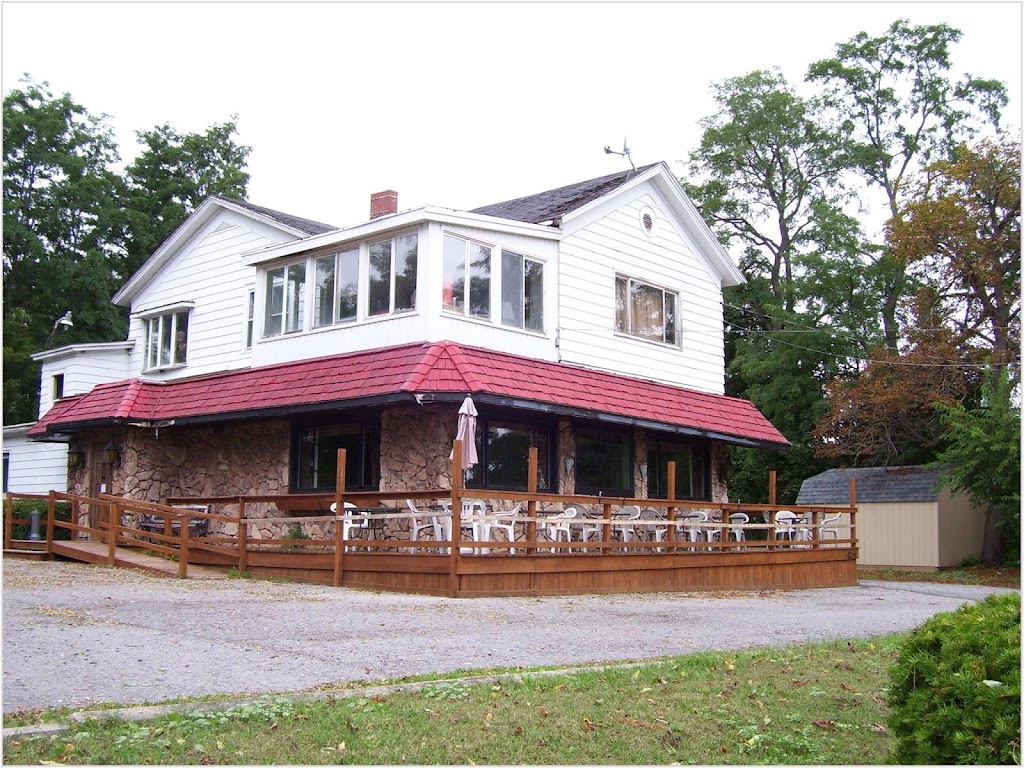 Hilltop Restaurant & Bar | 4206 Lake Ave, Lockport, NY 14094, USA | Phone: (716) 433-7060