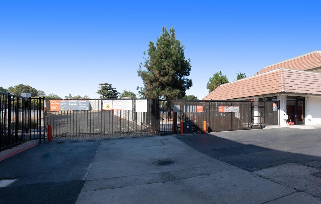 Public Storage | 2047 E Bayshore Rd, Palo Alto, CA 94303 | Phone: (650) 646-2296