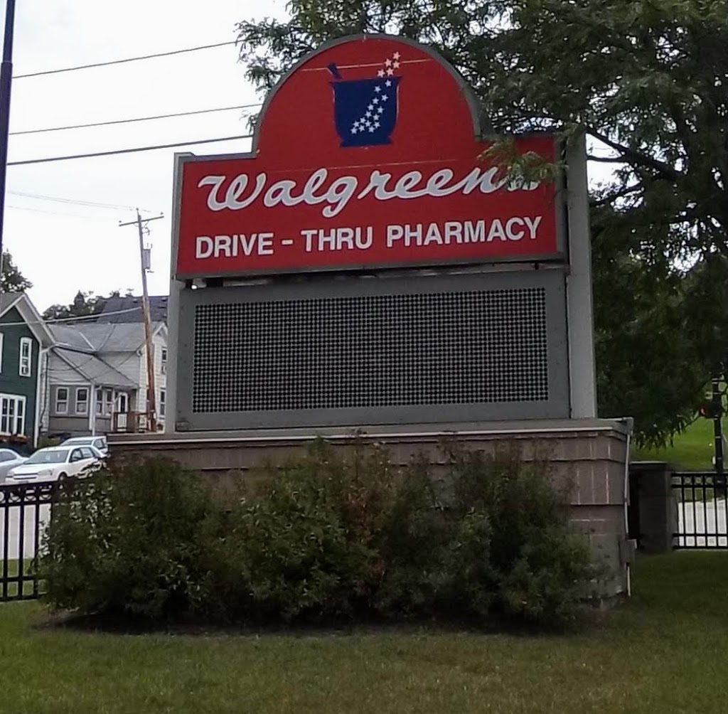 Walgreens | 221 E Sunset Dr, Waukesha, WI 53189, USA | Phone: (262) 542-3981