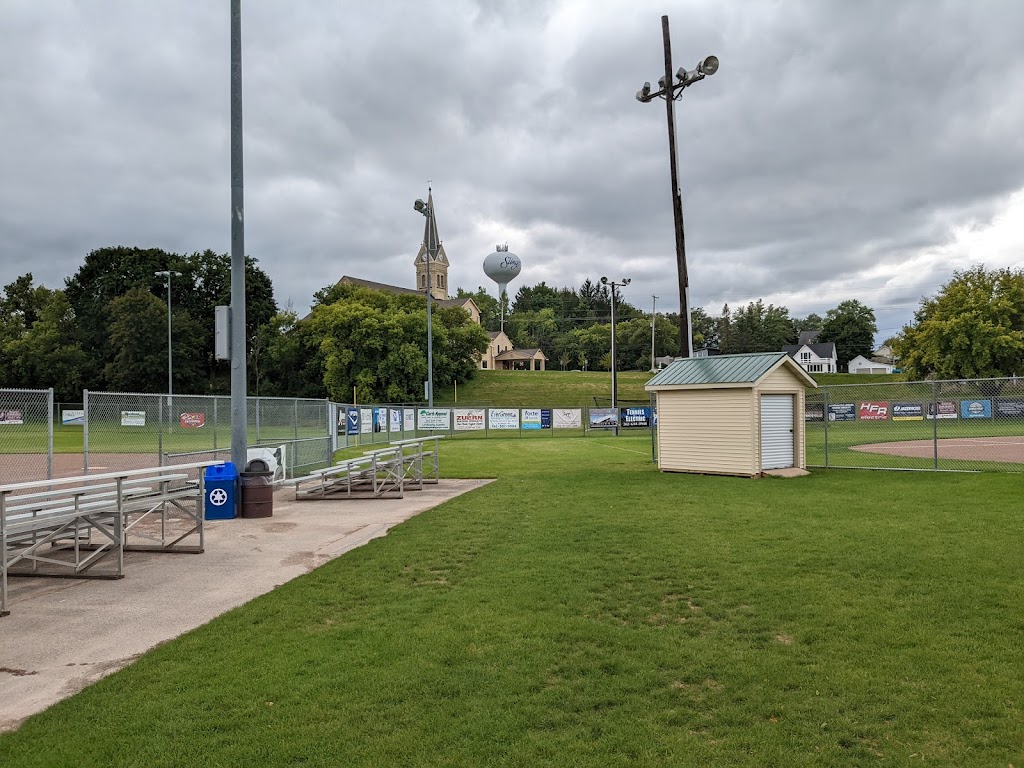 Slinger WI Community Ball Park | 128 Kettle Moraine Dr N, Slinger, WI 53086, USA | Phone: (262) 644-9311