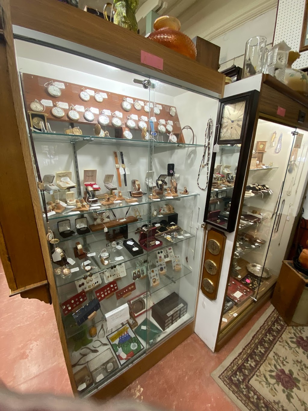 Water Street Antiques | 240 Water St, Jordan, MN 55352, USA | Phone: (952) 492-3322