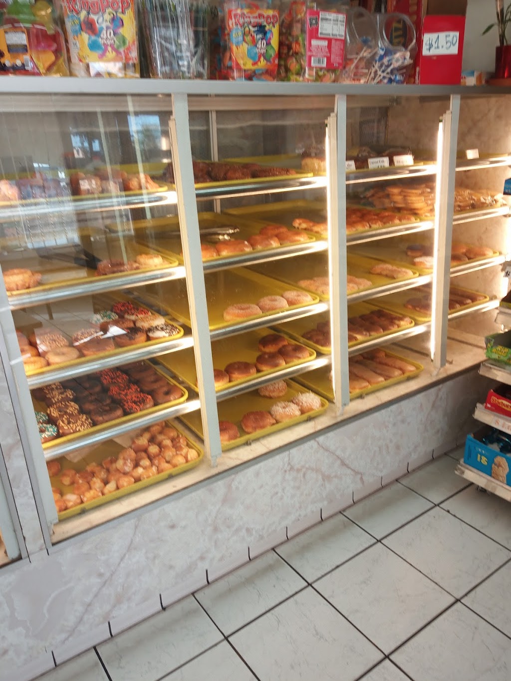 D K Donuts | 237 Rosecrans Ave, Compton, CA 90222 | Phone: (310) 608-1286