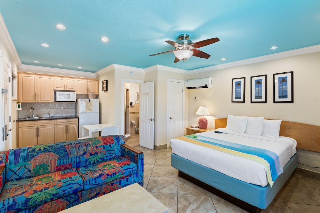 Bay Palms Waterfront Resort | 4237 Gulf Blvd, St Pete Beach, FL 33706, USA | Phone: (727) 367-2791