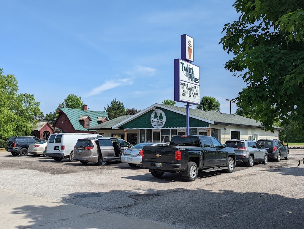 Twin Pines Eatery & Ice Cream | 1102 W Russell Rd, Tecumseh, MI 49286, USA | Phone: (517) 423-7949