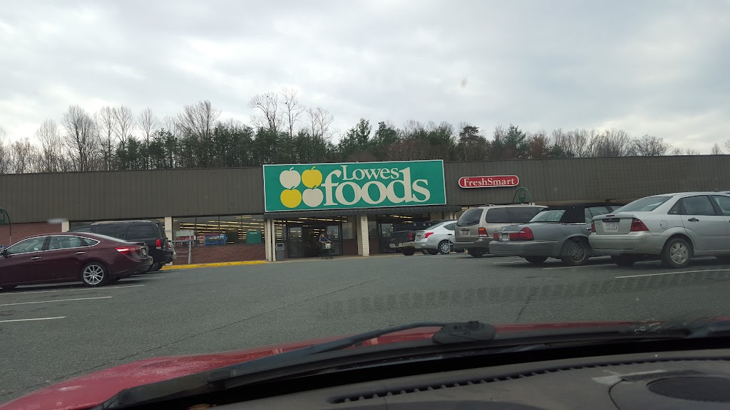 Lowes Foods of Stuart | 301 S Main St D, Stuart, VA 24171, USA | Phone: (276) 694-5656