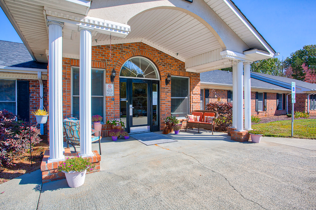 Clemmons Village I- Memory Care | 6401 Holder Rd, Clemmons, NC 27012, USA | Phone: (336) 766-2990