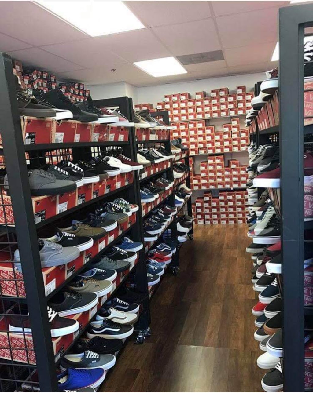 Vans Shoe Plaza Vista | 830 E Vista Way Suite #119, Vista, CA 92084, USA | Phone: (760) 718-2162