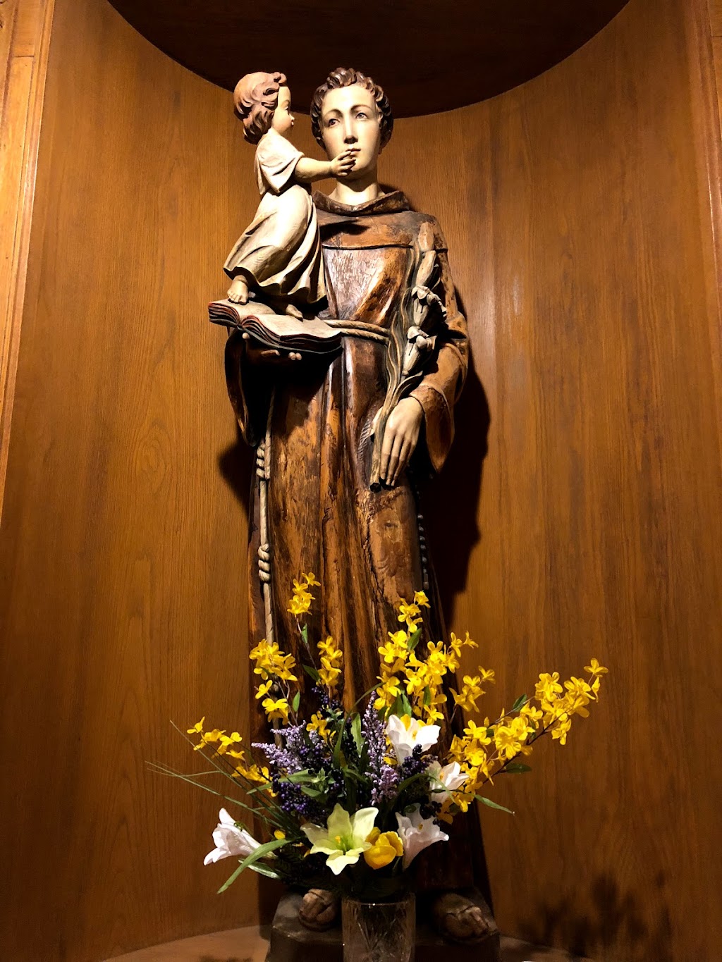 Carmelite Chapel in the Northshore Mall | 210 Andover St, Peabody, MA 01960, USA | Phone: (978) 531-8340