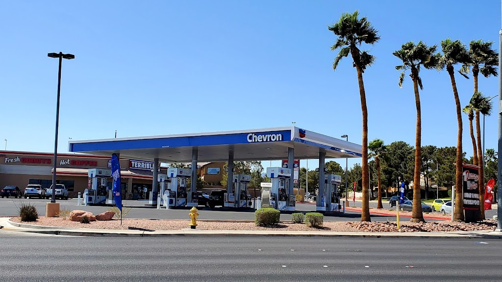 Chevron | Parking lot, 3399 S Durango Dr, Las Vegas, NV 89117, USA | Phone: (702) 293-3341