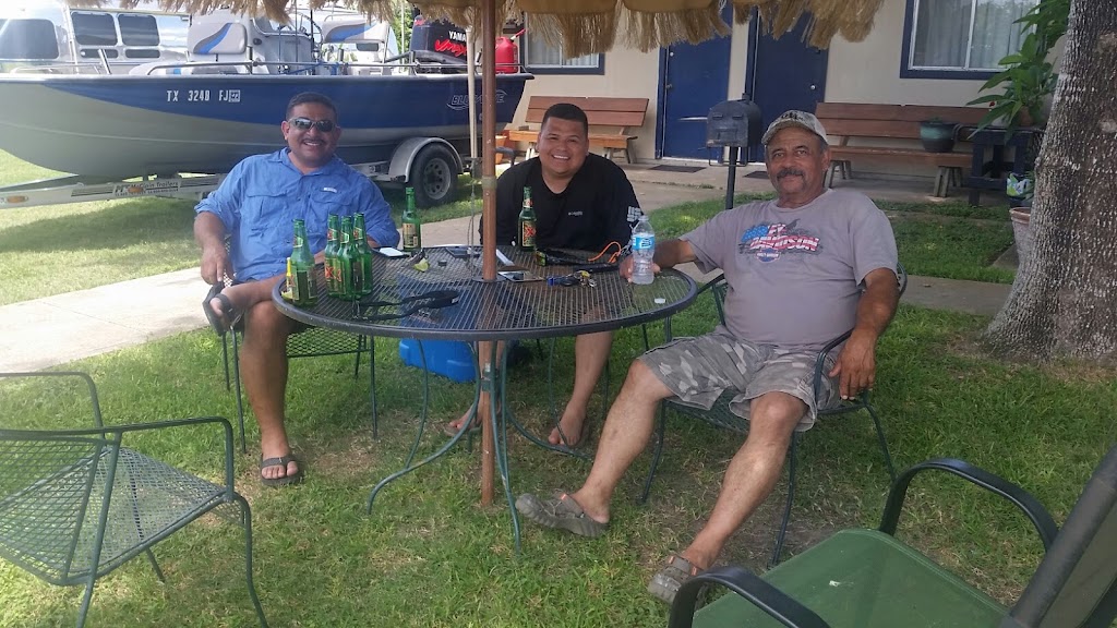 Bay Motel | 322 W Broadway Ave, Seadrift, TX 77983, USA | Phone: (361) 785-2226