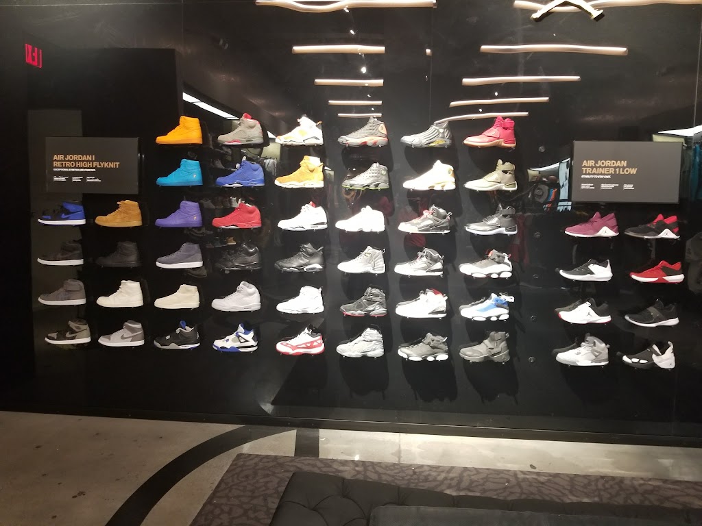 Footaction | 3663 S Las Vegas Blvd Ste 390, Las Vegas, NV 89109, USA | Phone: (702) 734-0295