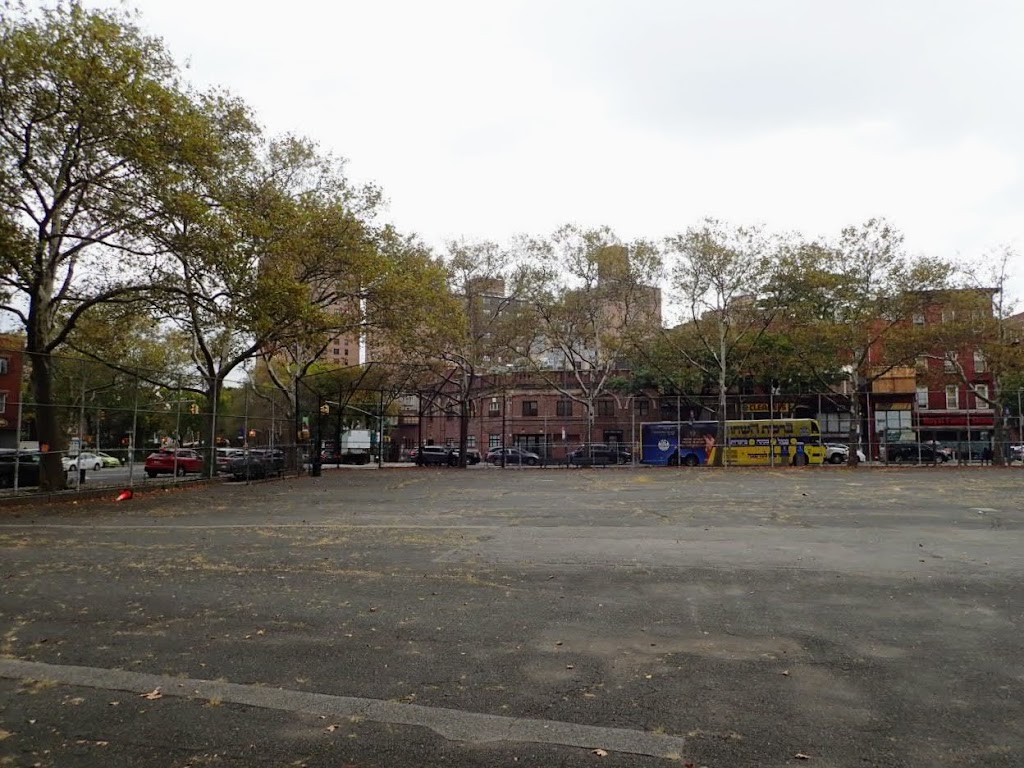 Roebling Playground | 525 Bedford Ave, Brooklyn, NY 11211, USA | Phone: (212) 639-9675