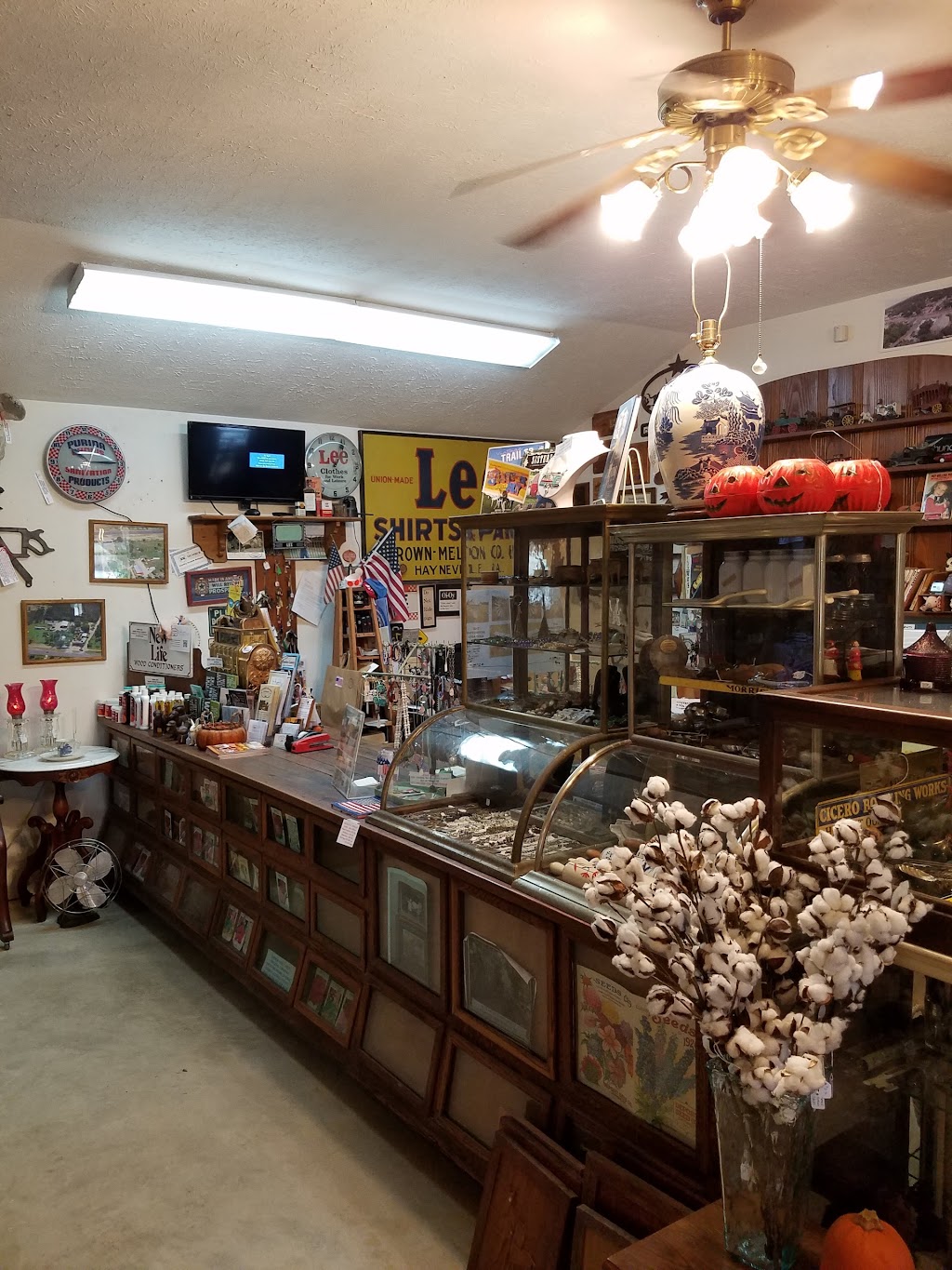 Country Accents | 8312 State Hwy 16 S, Pipe Creek, TX 78063, USA | Phone: (830) 535-4979