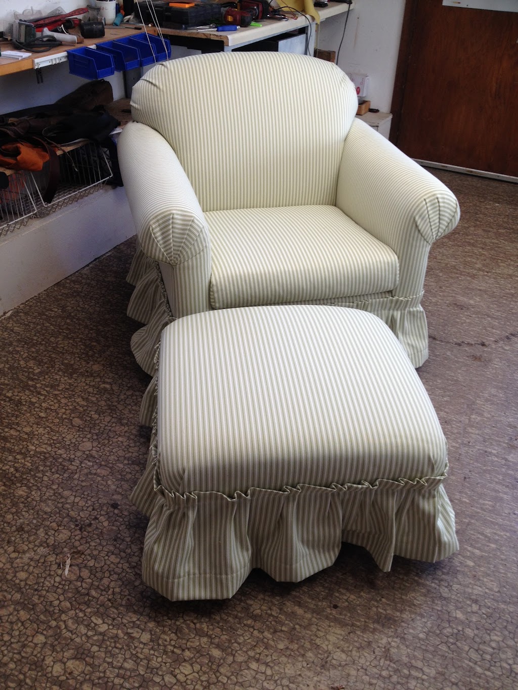 Bloomington Custom Upholstery | 2608 W 110th St, Minneapolis, MN 55431 | Phone: (952) 884-2997