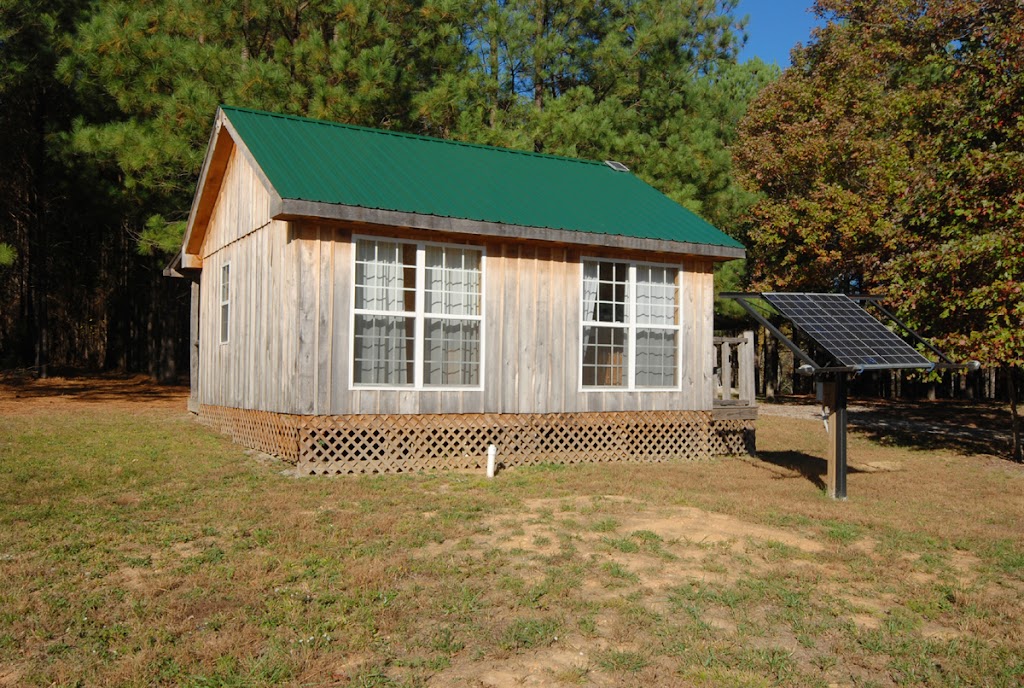 Stay Down On The Farm Red Farm House | 225 Wilkinson Rd, Cottontown, TN 37048, USA | Phone: (615) 426-2151