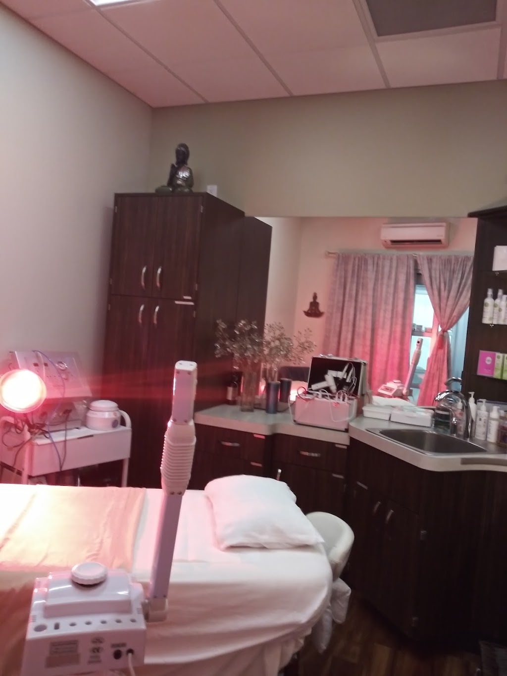 Skin Care & Massage by Veronica | 2239 E Garvey Ave N, West Covina, CA 91791, USA | Phone: (909) 358-0227