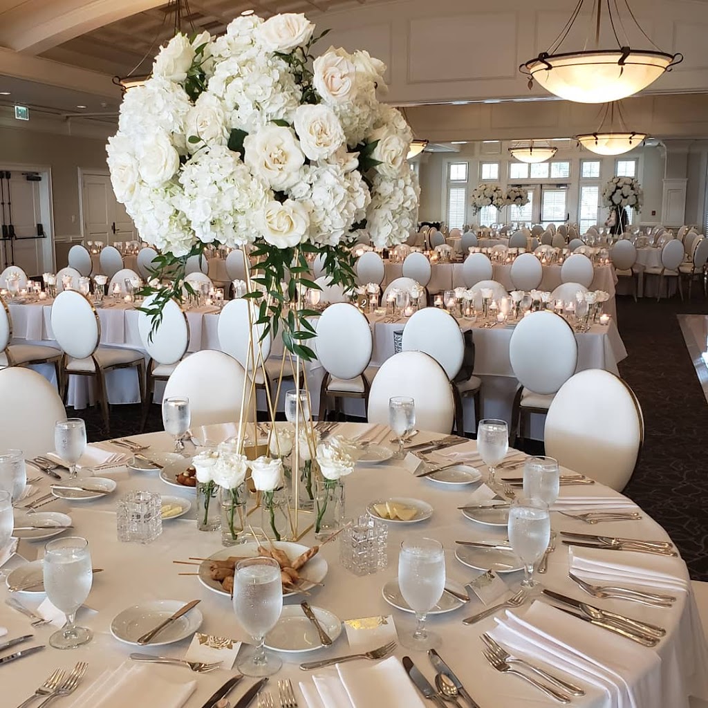 Wedding Florist and Chair Rentals. | 25411 Lake Fenwick Rd, Kent, WA 98032, USA | Phone: (253) 632-8059