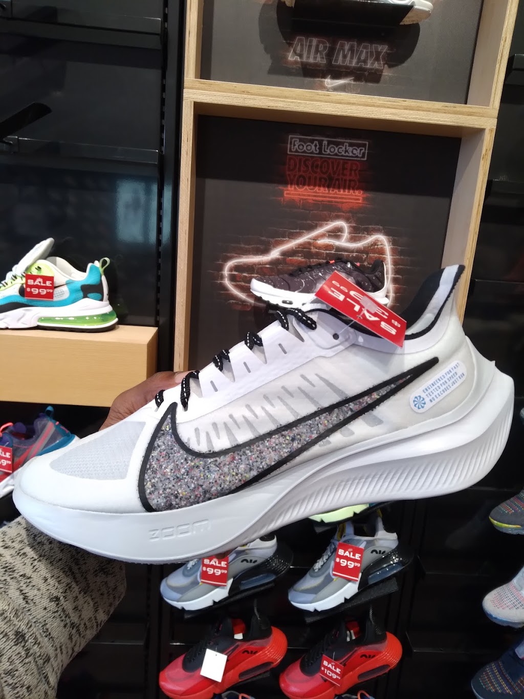 Foot Locker | 5900 E Virginia Beach Blvd Suite 32, Norfolk, VA 23502 | Phone: (757) 466-1561