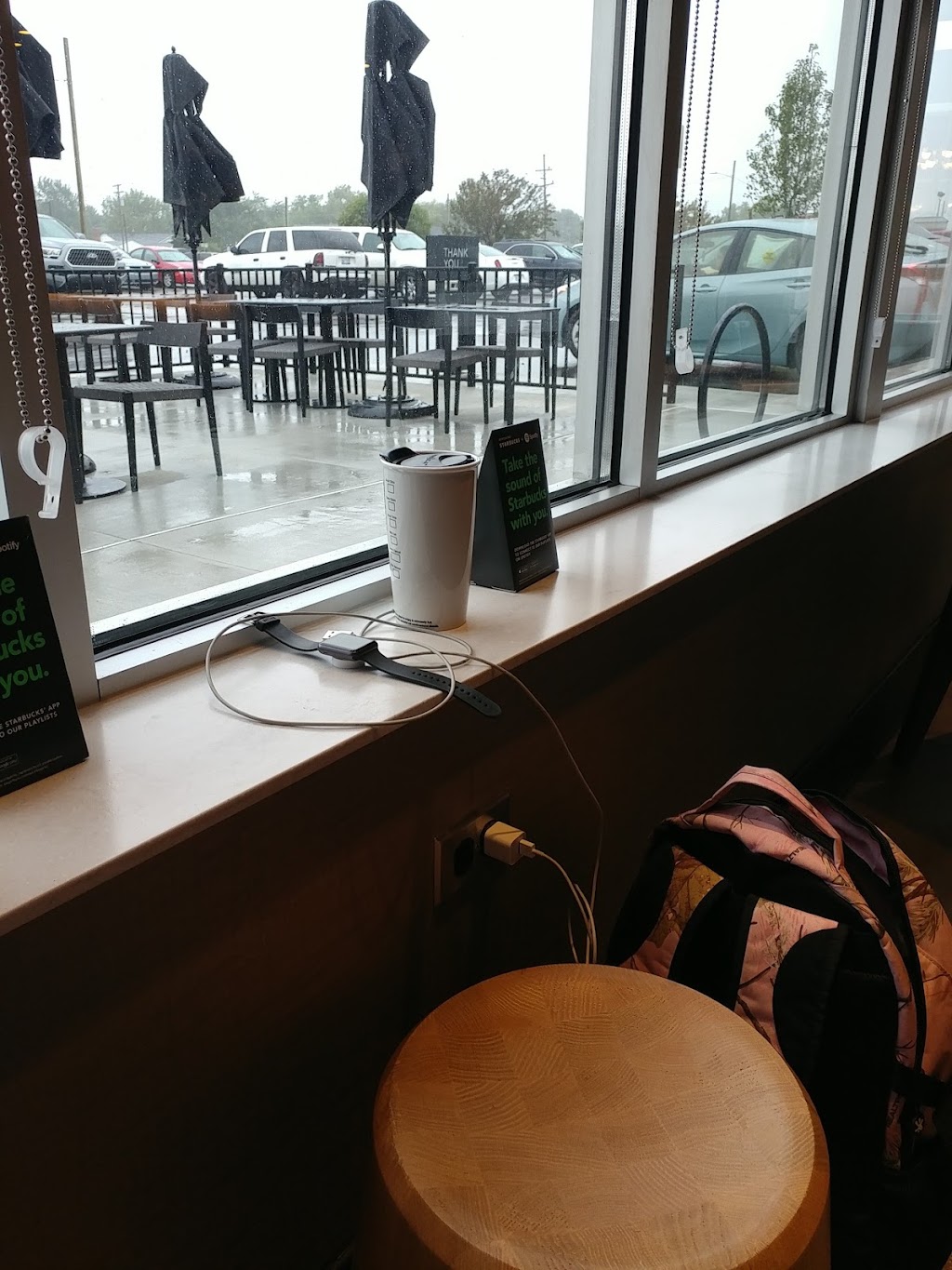 Starbucks | 17056 Fort St, Riverview, MI 48193, USA | Phone: (734) 284-0796