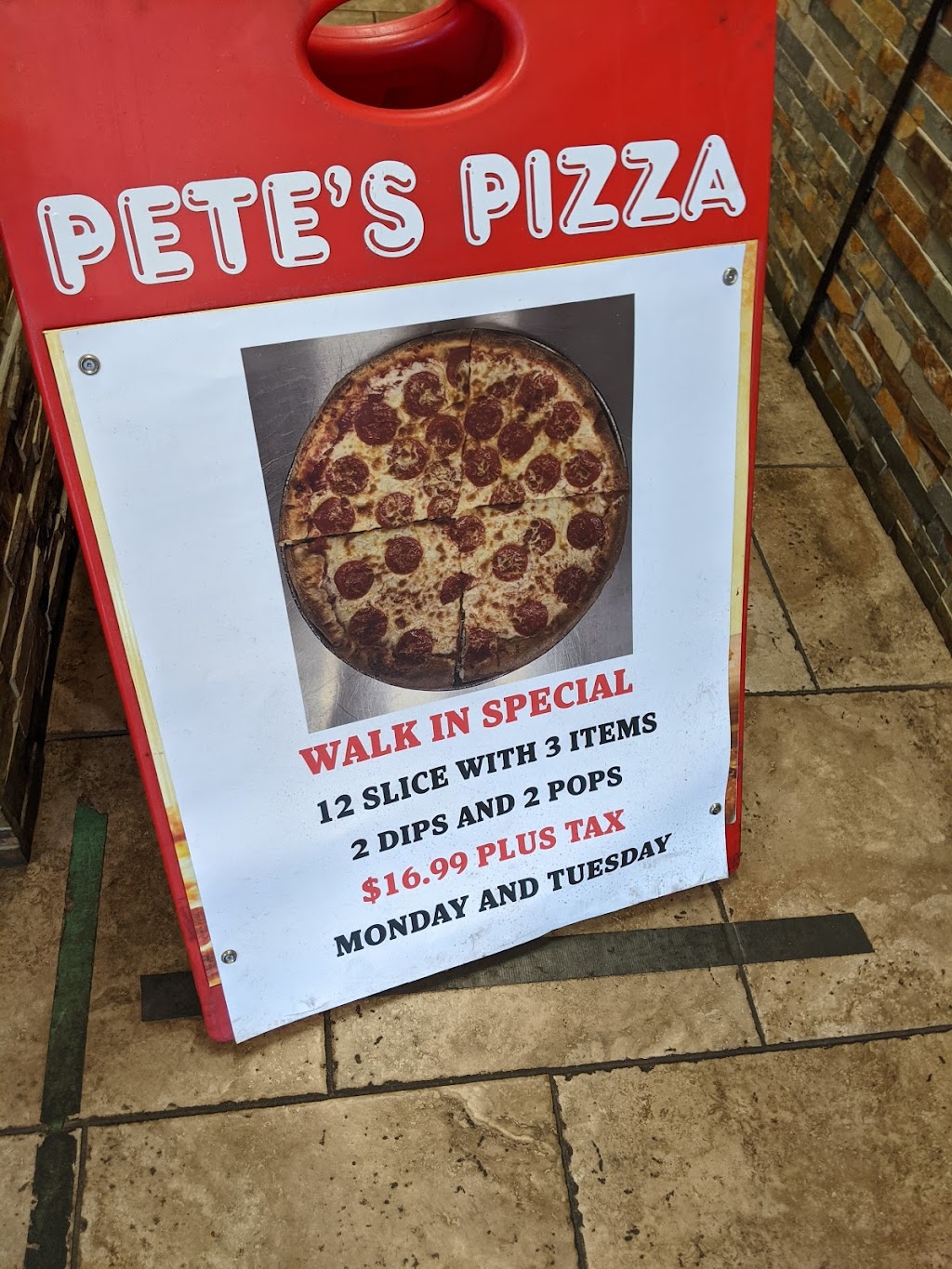 Petes Pizza | 111 Lakeshore Rd, St. Catharines, ON L2N 2T6, Canada | Phone: (905) 646-2222