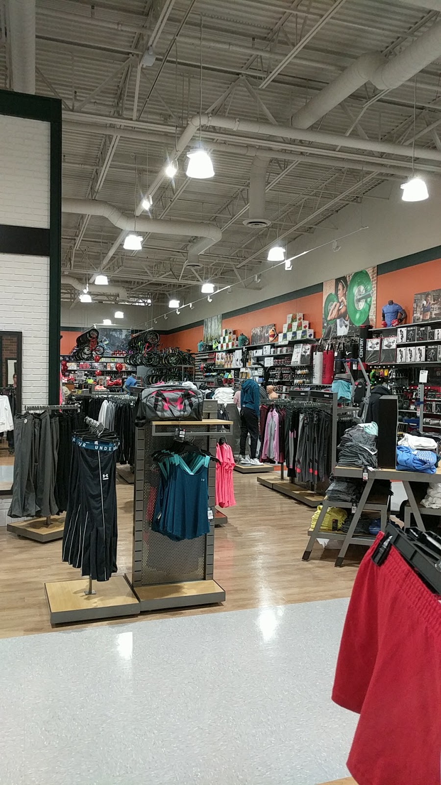 DICKS Sporting Goods | 14500 W Colfax Ave, Lakewood, CO 80401, USA | Phone: (303) 317-5880