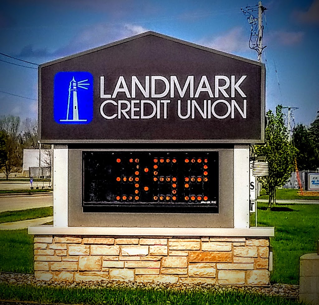 Landmark Credit Union | 140 McCrae Rd, Fall River, WI 53932 | Phone: (920) 887-7783