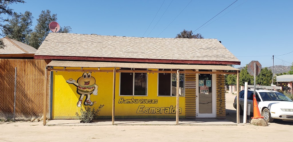 Esmeralda Burgers | México 3, 22753 El Porvenir, B.C., Mexico | Phone: 646 155 2476