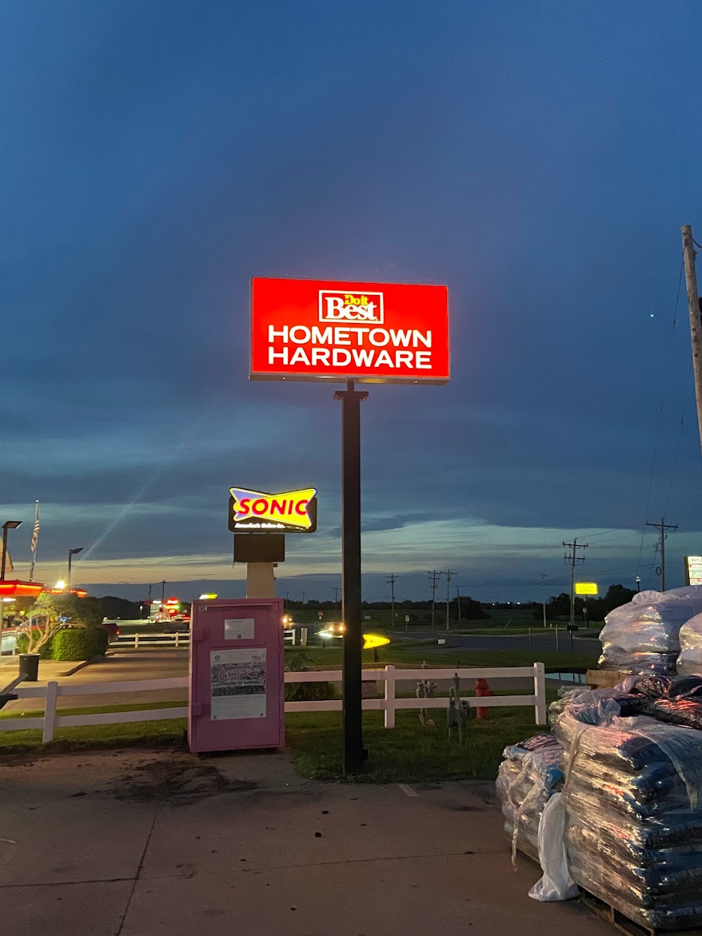 Hometown Hardware | 1275 Piedmont Rd N, Piedmont, OK 73078, USA | Phone: (405) 928-6000