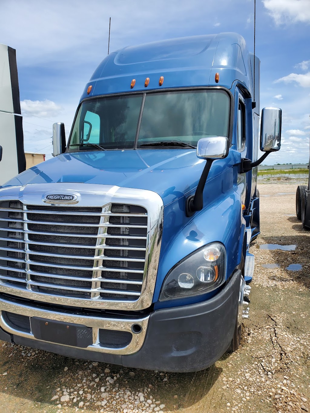 Iron Horse Truck Sales LLC | 6700 I-45, Wilmer, TX 75172, USA | Phone: (469) 455-0777