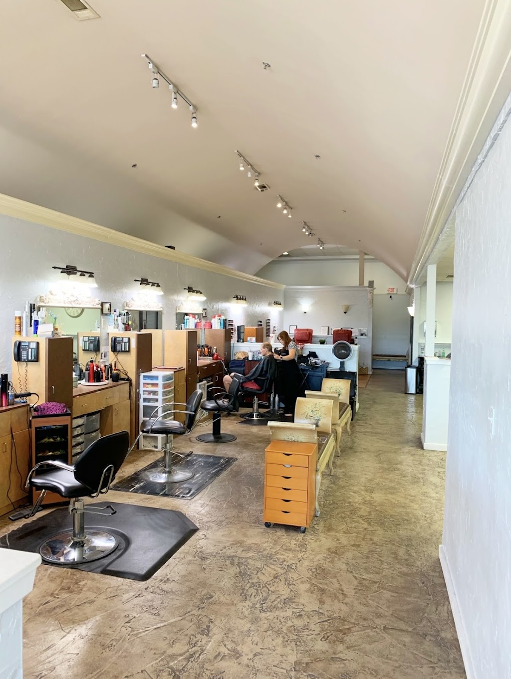 Elegant Salon Suites | 3812 Belt Line Rd, Addison, TX 75001, USA | Phone: (214) 497-8280